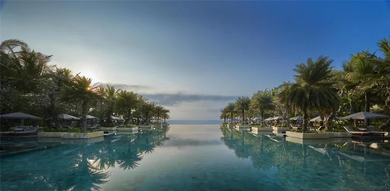 The 60-Metre Pool