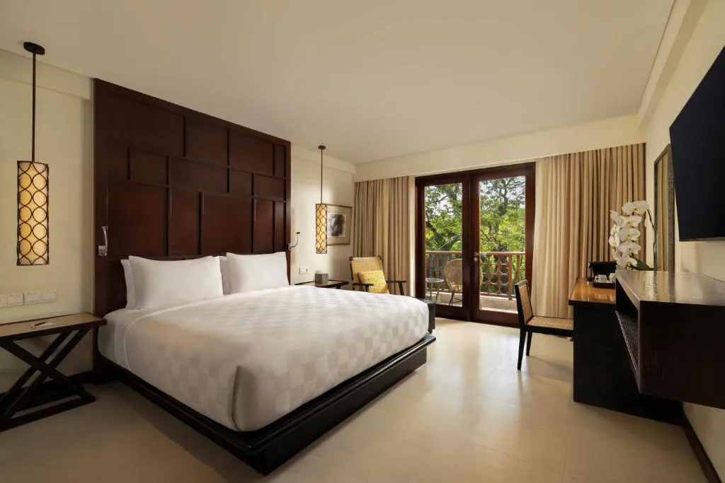 Deluxe Room — Garden or Pool View