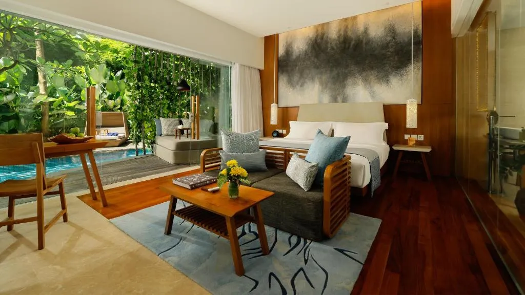 Impressive Garden Room / Impressive Lagoon Pool Room