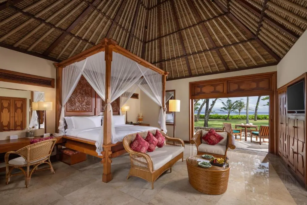 Luxury Villa — Garden, Ocean View or Private Pool