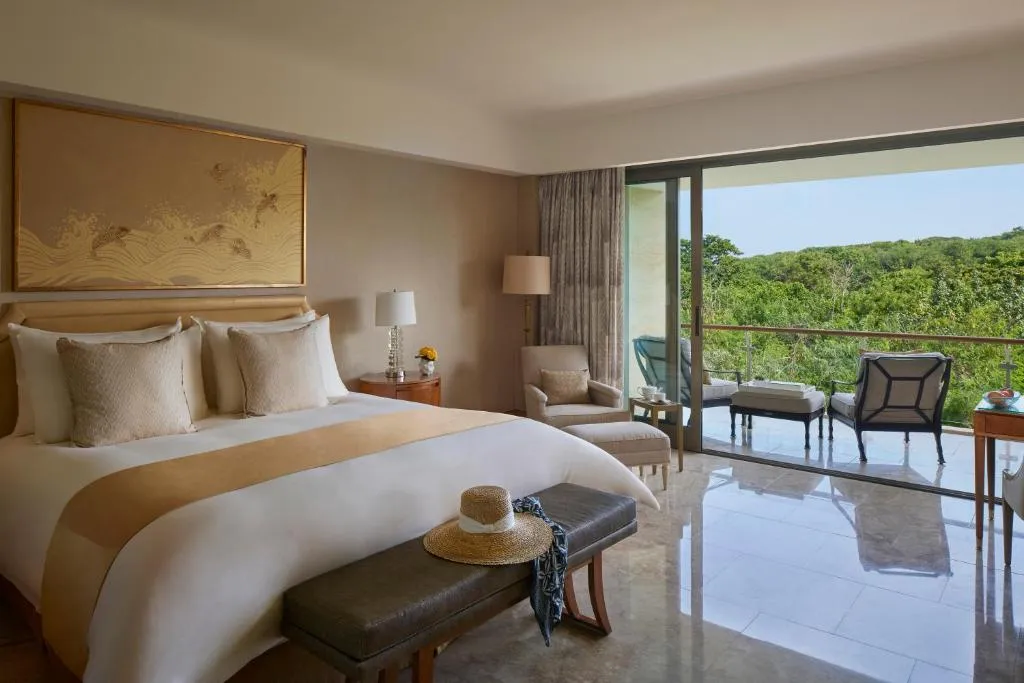 Mulia Grandeur Room