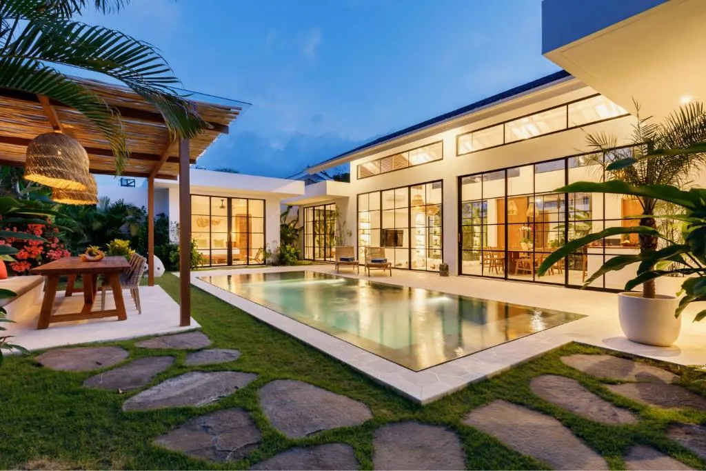 private-villa-pool-at-night-family-nest-resort-villas-uluwatu-bali