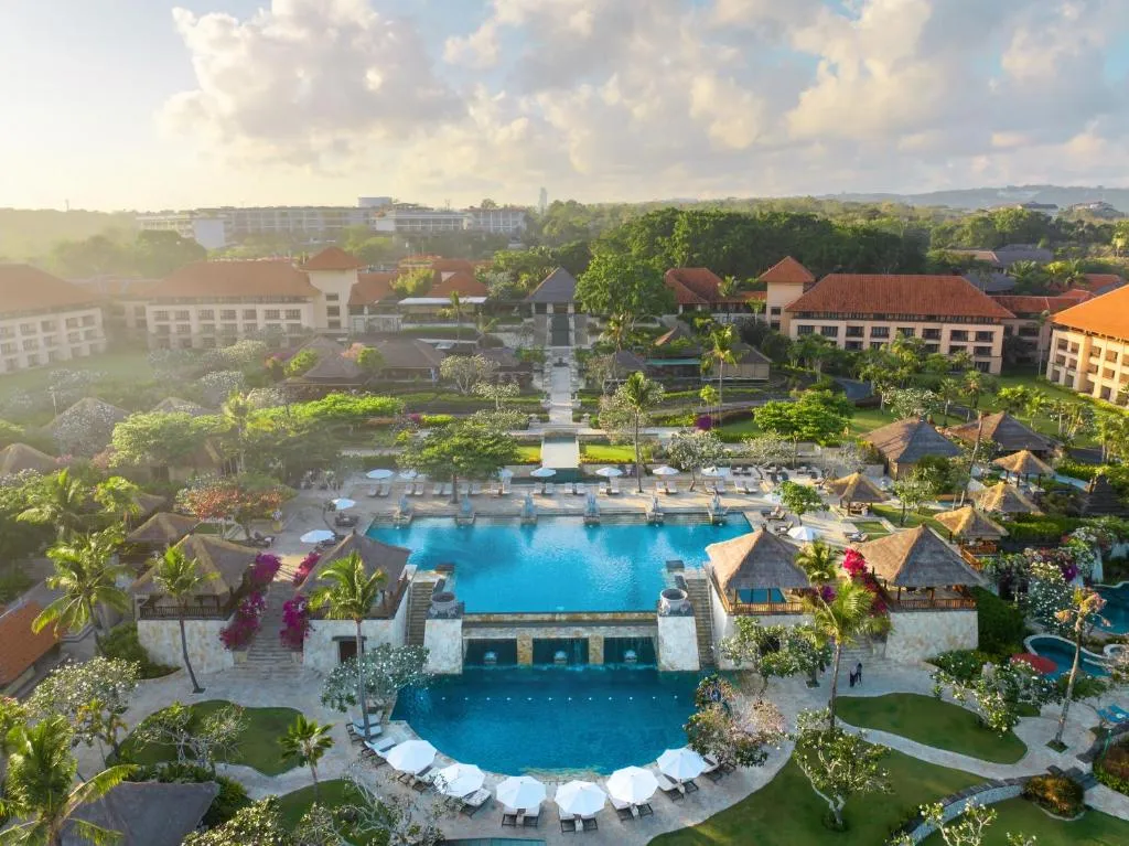 resort-pools-aerial-view-ayana-resort-bali-jimbaran