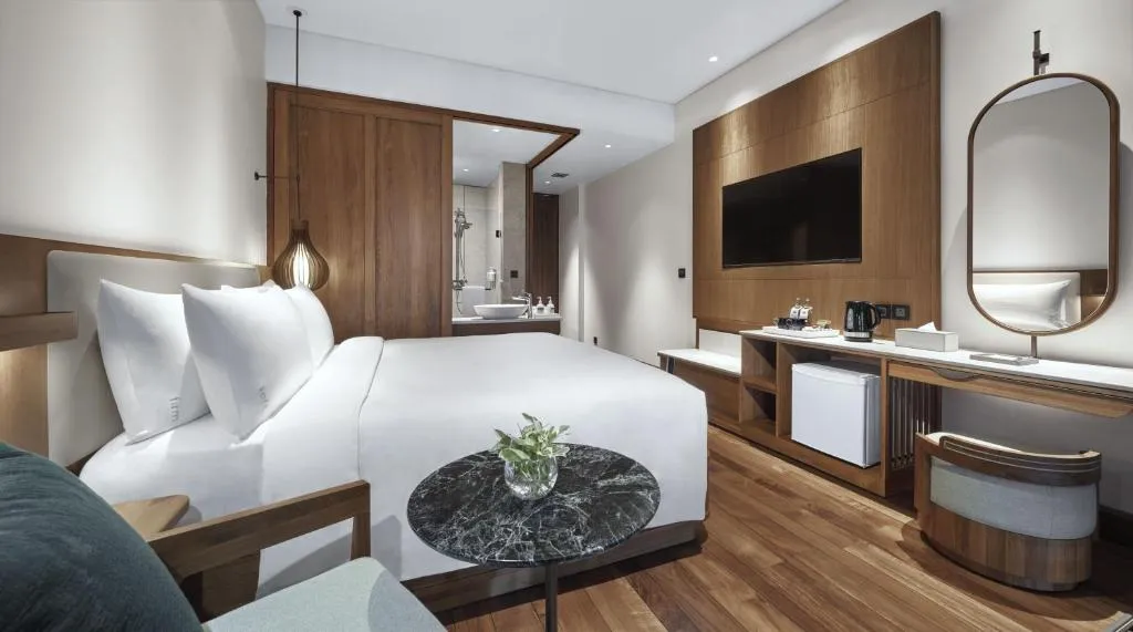 Standard Room — Ocean or City View