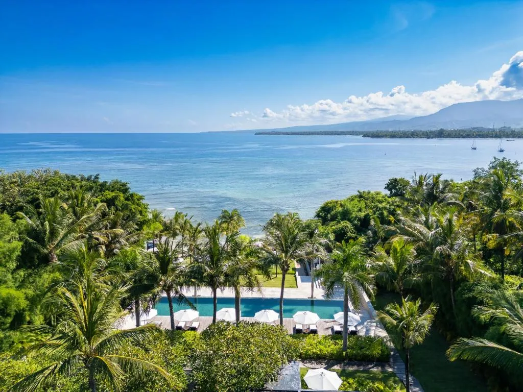 aerial-resort-sea-view-the-lombok-lodge-medana-bay
