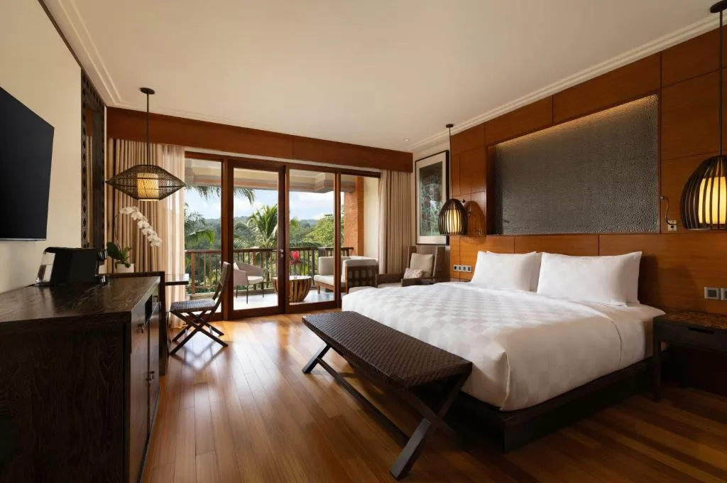 Premier Room — Forest or Rice Terrace View