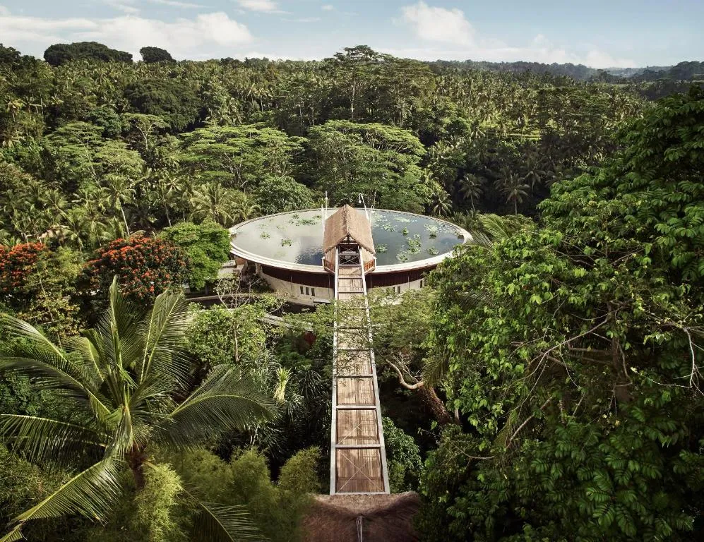 tropical-garden-path-four-seasons-resort-bali-at-sayan-ubud