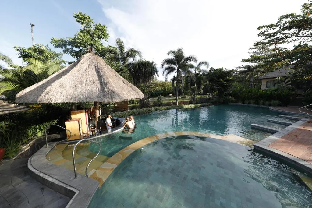 zebra-view-from-lodge-mara-river-safari-lodge-bali Mara River Safari Lodge - Hotel Gallery